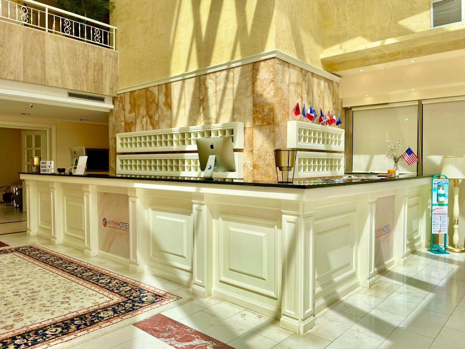 Amh Hotel Durrës Exteriör bild